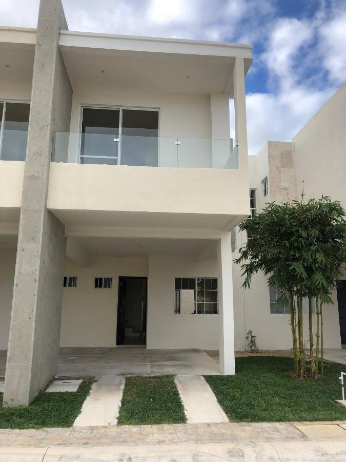 Cozy Family Vacation Home Near The Beach! Playa del Carmen Exterior photo